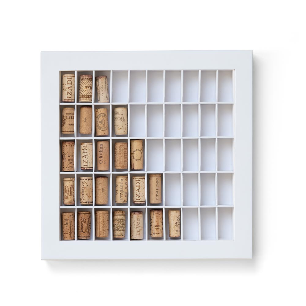 Boîte avec 50 cases pour bouchons de vin